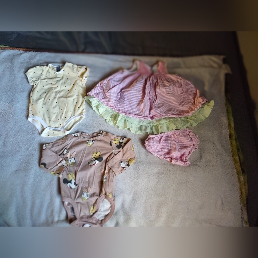 Bundle Of (4) Baby Clothing Items/Size 6 Months (Girl)/Various Brands